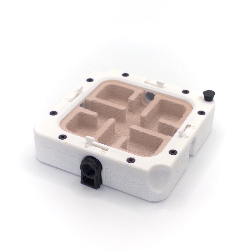 White FlexGrid Nest 4×4 with Junction insert, four chambers meeting at the center